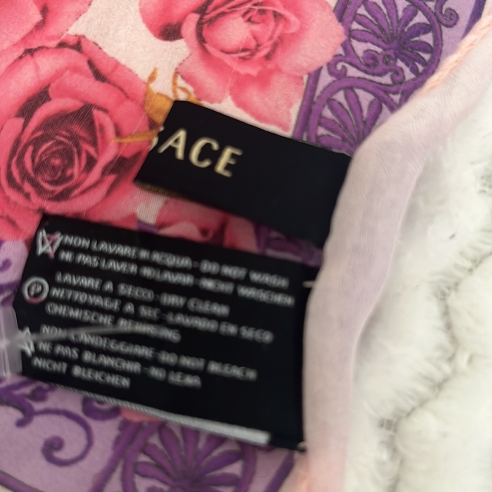 Versace scarf - Picture 5 of 11